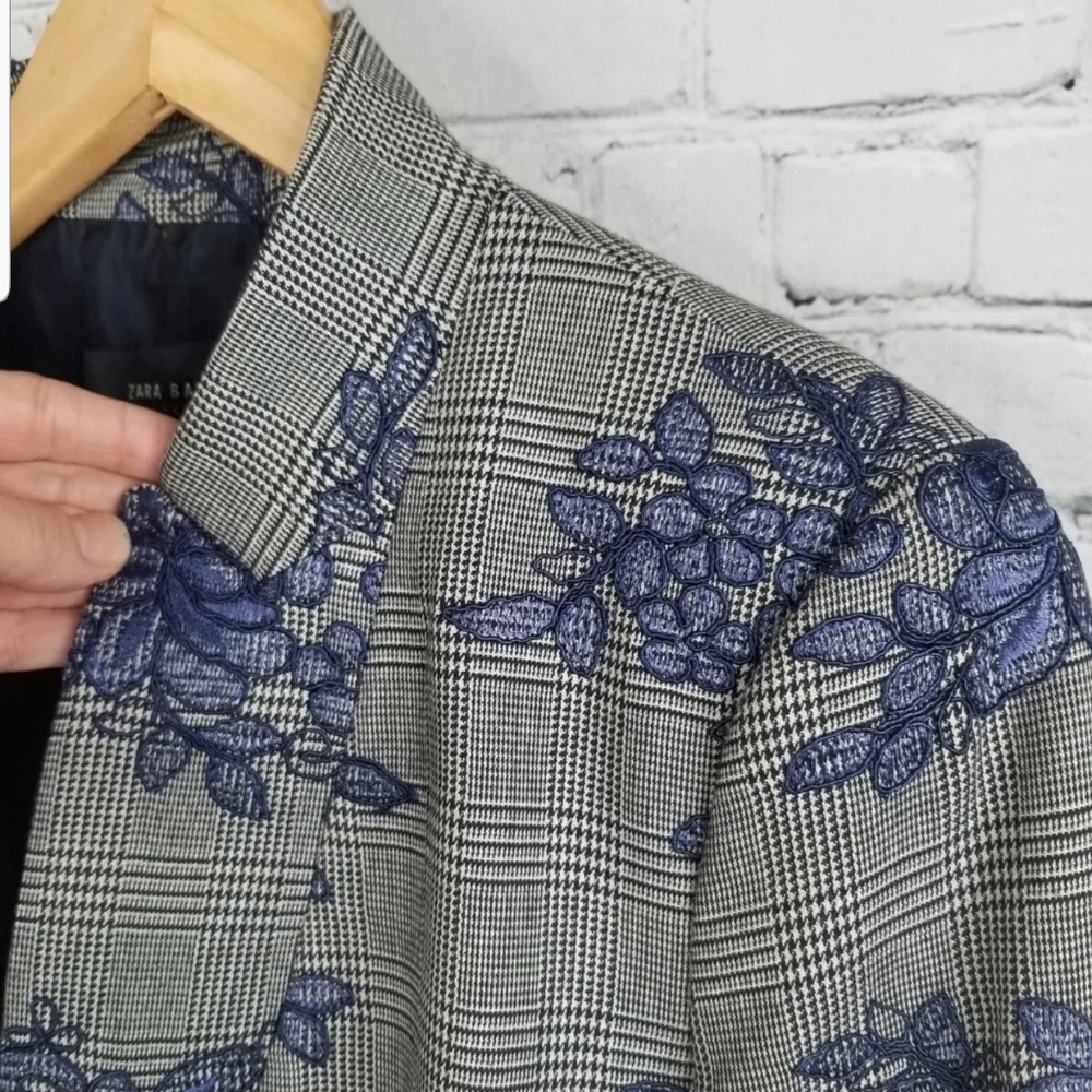 Zara Gray and Blue Floral Blazer - Picture 8 of 11